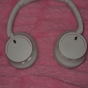 Sony WHCH720N Bluetooth Wireless Noise-Canceling Headphones - White